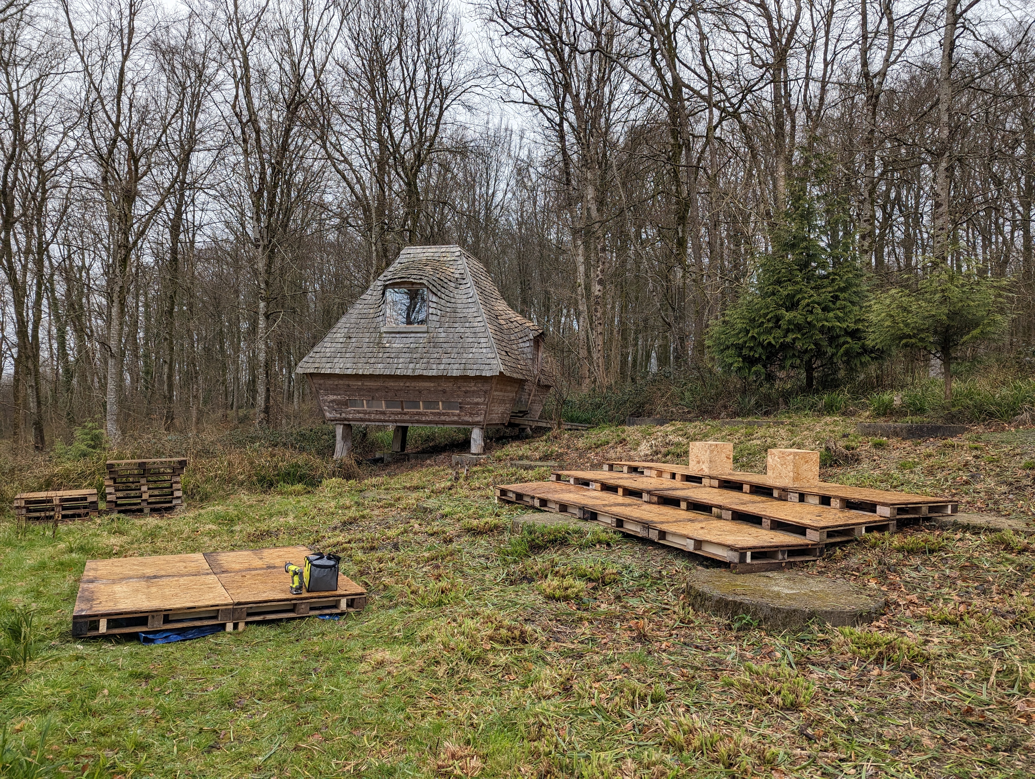 08_stage_and_audience_platforms 08_stage_and_audience_platforms