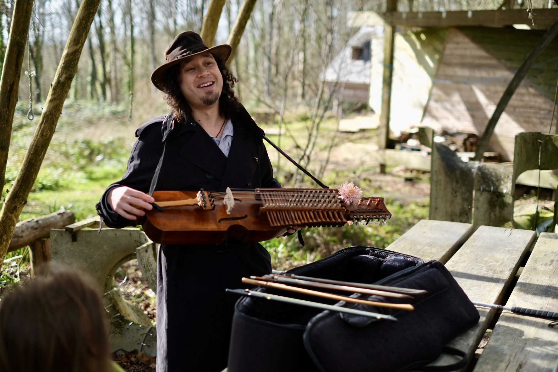 10_jonny_and_his_nyckelharpa 10_jonny_and_his_nyckelharpa